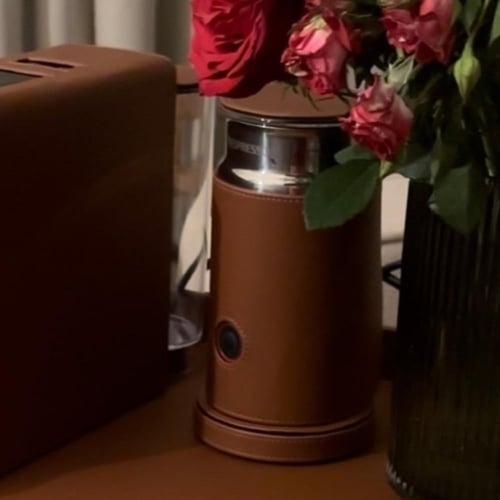 جهاز خافق الحليب ايروتشينو من (Nespresso) مع تلبيس...