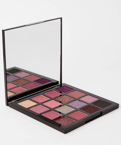 مجموعة ظلال العيون 16 لون من ال اي قيرل