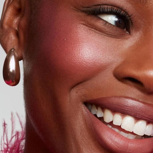 بودرة احمر خدود ثاني - She's Giving باتريك تا