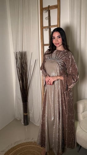 جلابيه شك قطعتين بني (فري سايز الي مقاس L)