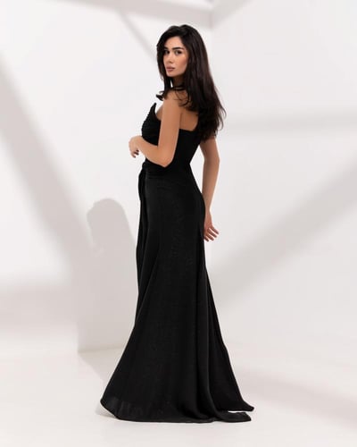 فستان سهرة جورسيه لاميه اسود