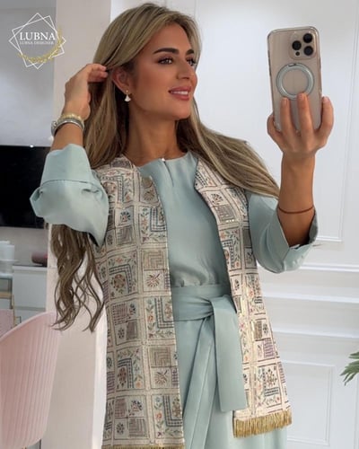 ثوب من ٣ قطع سديري و حزام