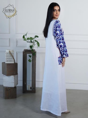 ثوب لينن مع حزام تطريز بجيب