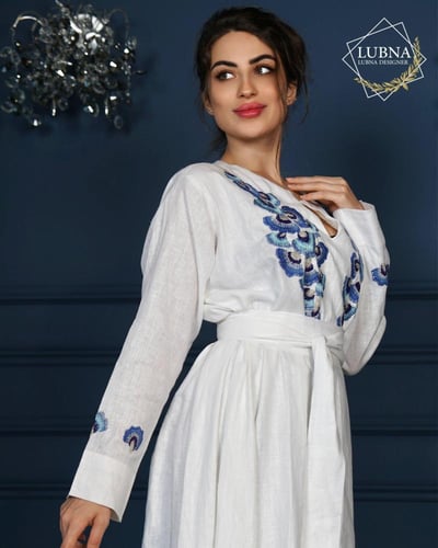 ثوب أنيق يعكس هويتك