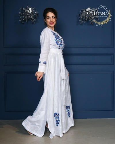 ثوب أنيق يعكس هويتك