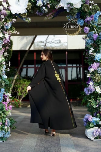 عباية كريب ايطالي بتطريز يدوي - اسود