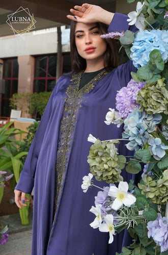 عباية بتطريز يدوي مفرغ - بنفسجي