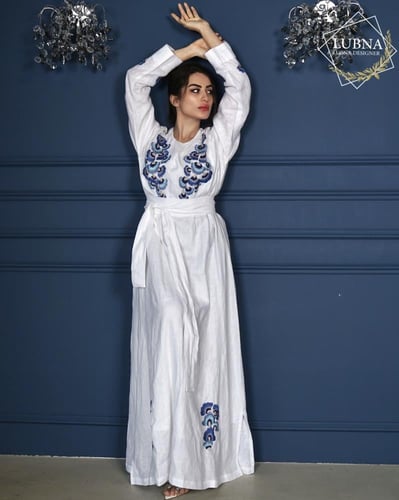 ثوب أنيق يعكس هويتك