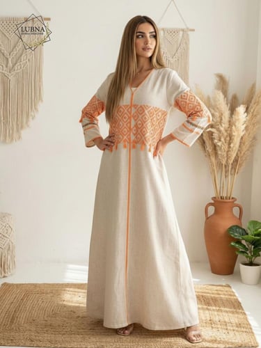 جلابية عصرية بتطريز برتقالي