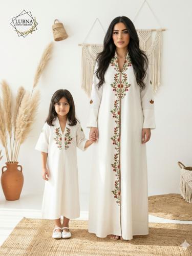 طقم الأم و ابنتها تطريز عصري