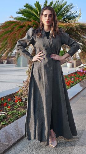 عباية تتميز بقصتها الانيقة