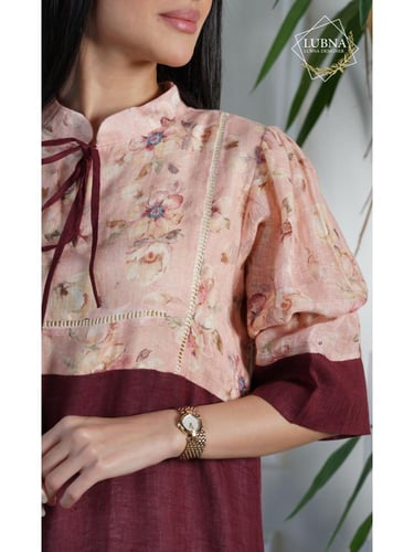 فستان كلوش عودي مفعم بالأنوثة