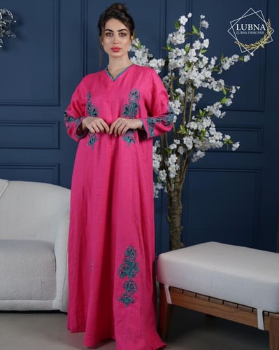 ثوب تطريز بالطارة مفرغ يدوي