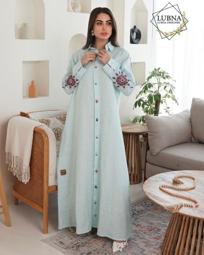 ثوب مطرز بلمسات الفخامة