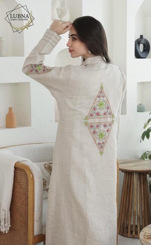 جلابية رمضانية مطرزة بأناقة