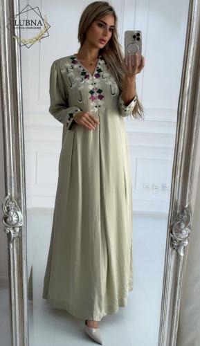 ثوب مطرّز يدويًا إصدار راقٍ