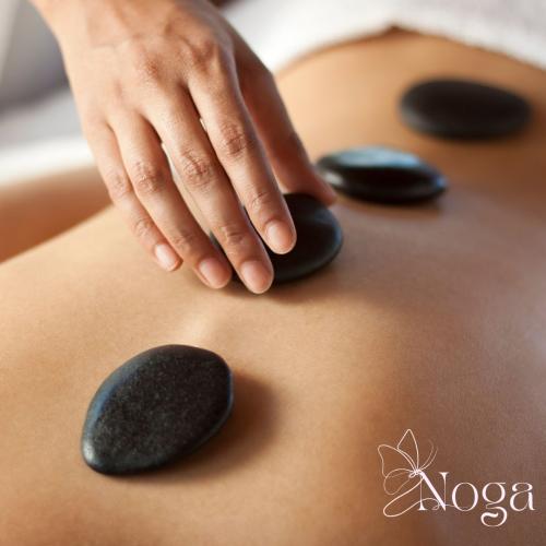 مساج الأحجار الساخنة