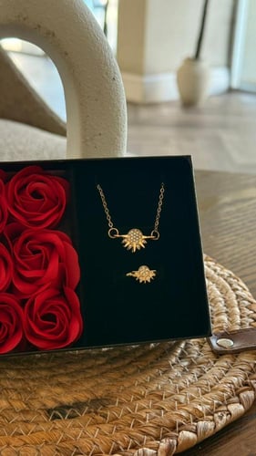 أسورة وخاتم الشمس