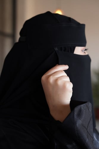 بكج 3 نقاب مشبك وسط