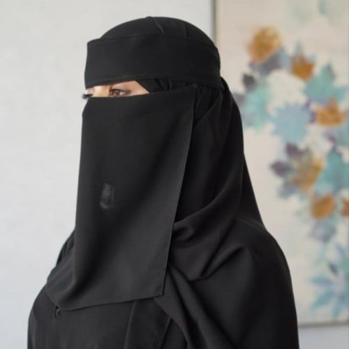 نقاب طويل مشبك