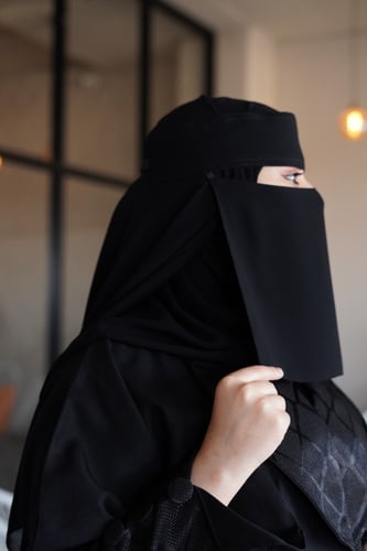 طرحة بندانه+طرحة ربط+نقاب مشبك وسط