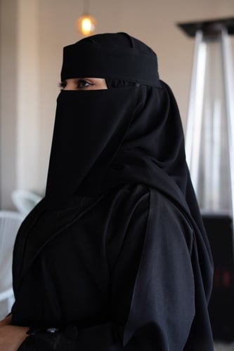 بكج 3 نقاب مشبك وسط