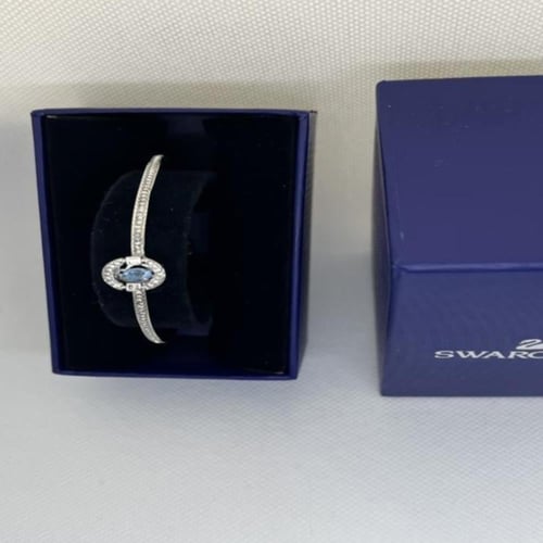 اسوارة سوارفيسكي فضي كرستالة زرقاء