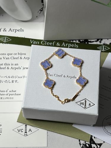 إسوارة Van cleef ذهبي -فيروزي مميز