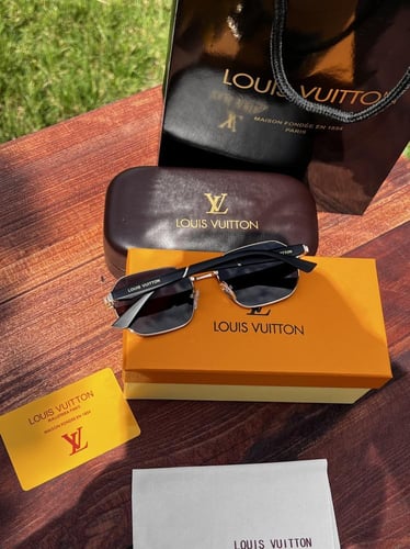 نظارة LOUIS VUITTON- اطار أسود - عدسة اسود