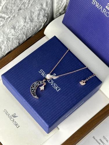 سلسال سوارفيسكي هلال قولد روز كريستالة