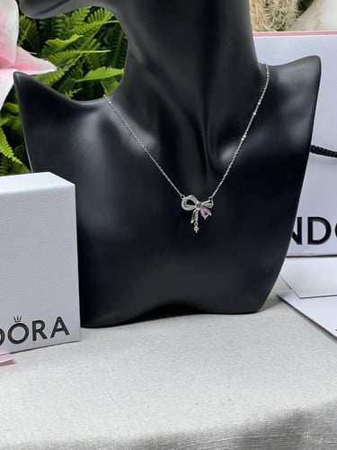 سلسال باندورا PANDORA وردي مع كرستال