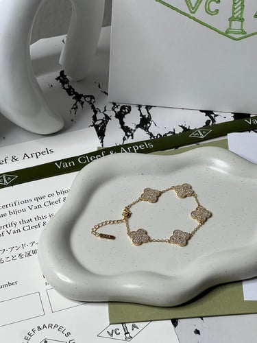 إسوارة Van cleef ذهبي _ كرستالات