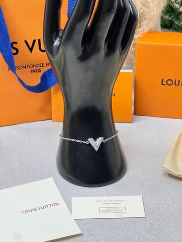 إسوارة LOUIS VUITTON معدن فضي