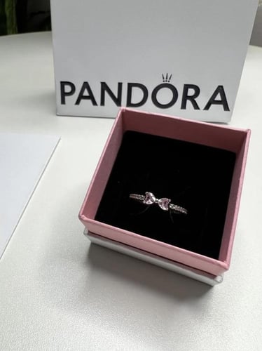 خاتم باندورا PANDORA فضي كريستالة وردي