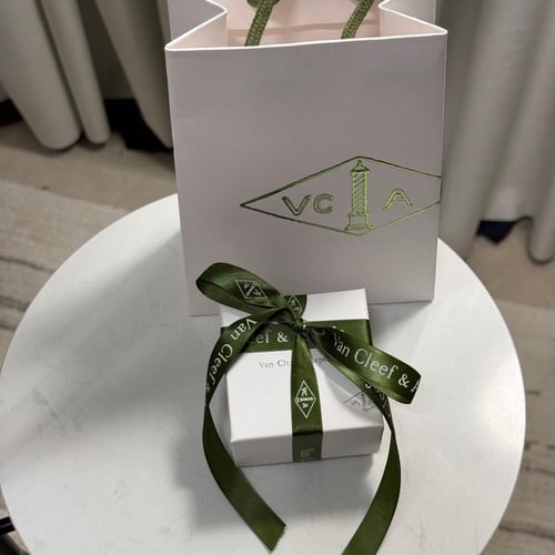 خاتم Van cleef ذهبي - أزرق