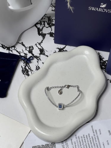 اسوارة سوارفيسكي فضي_كرستالة زرقاء