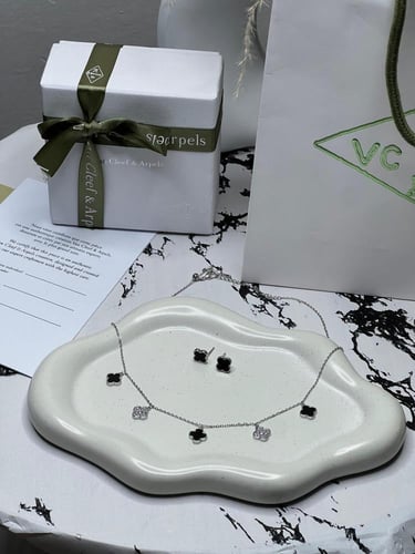 سلسال شوكر مع حلق Van cleef