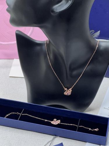 طقم إكسسوارات SWAROVSKI - طقم سوارفيسكي