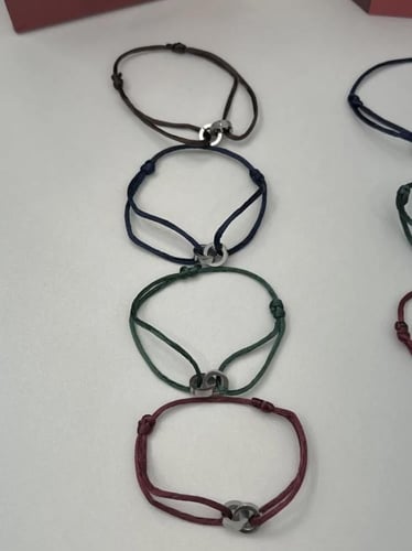 أسوارة carter خيط ملون