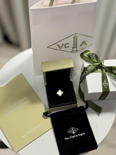 خاتم Van cleef ذهبي - صدفي
