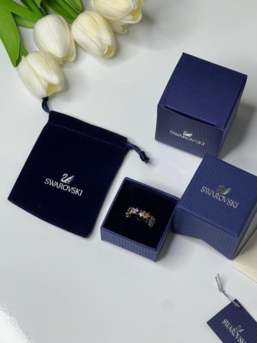 خاتم سوارفيسكي .