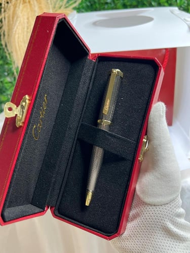 قلم حبر من مجموعة سانتوس دو كارتيه