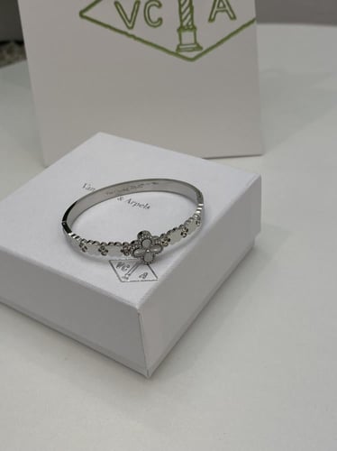 اسوارة Van cleef فضي