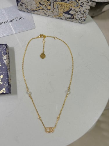 طقم DIOR ذهبي 4 قطع