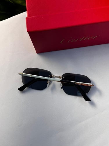 نظارة Cartier - إطار ذهبي- عدسه اسود