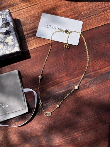 سلسال Dior ذهبي لؤلؤة