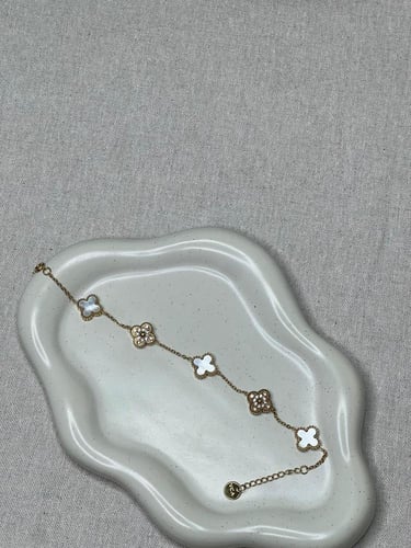 إسوارة Van cleef ذهبي -صدفي