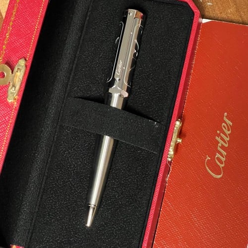 قلم حبر من مجموعة سانتوس دو كارتيه