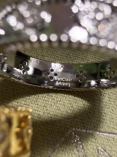 خاتم Van cleef لونين( ذهبي - فضي )