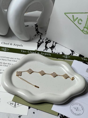 إسوارة Van cleef ذهبي _ كرستالات